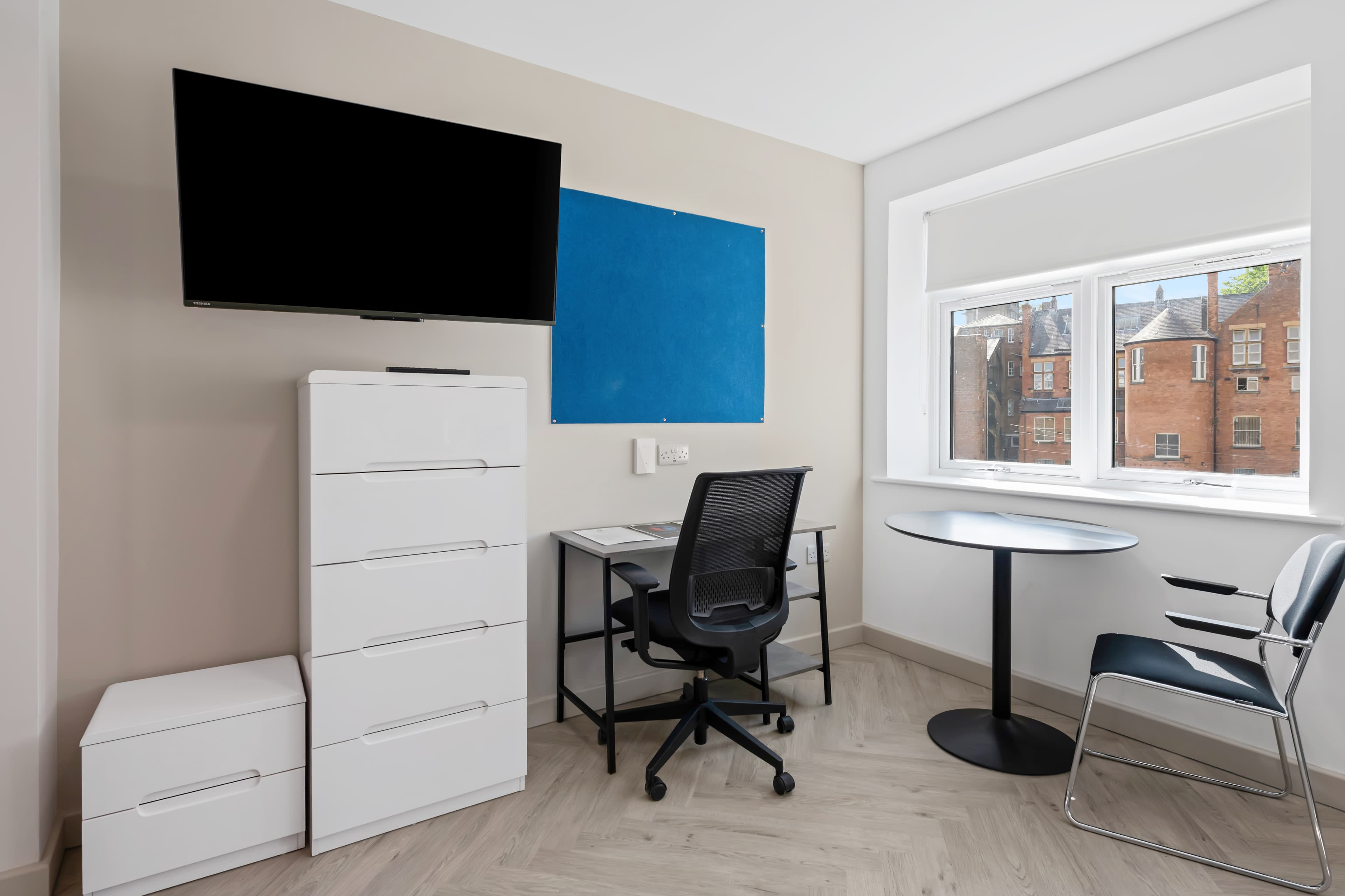 Deluxe Studio, Victoria House City Nest Student Living, Derby - view 2