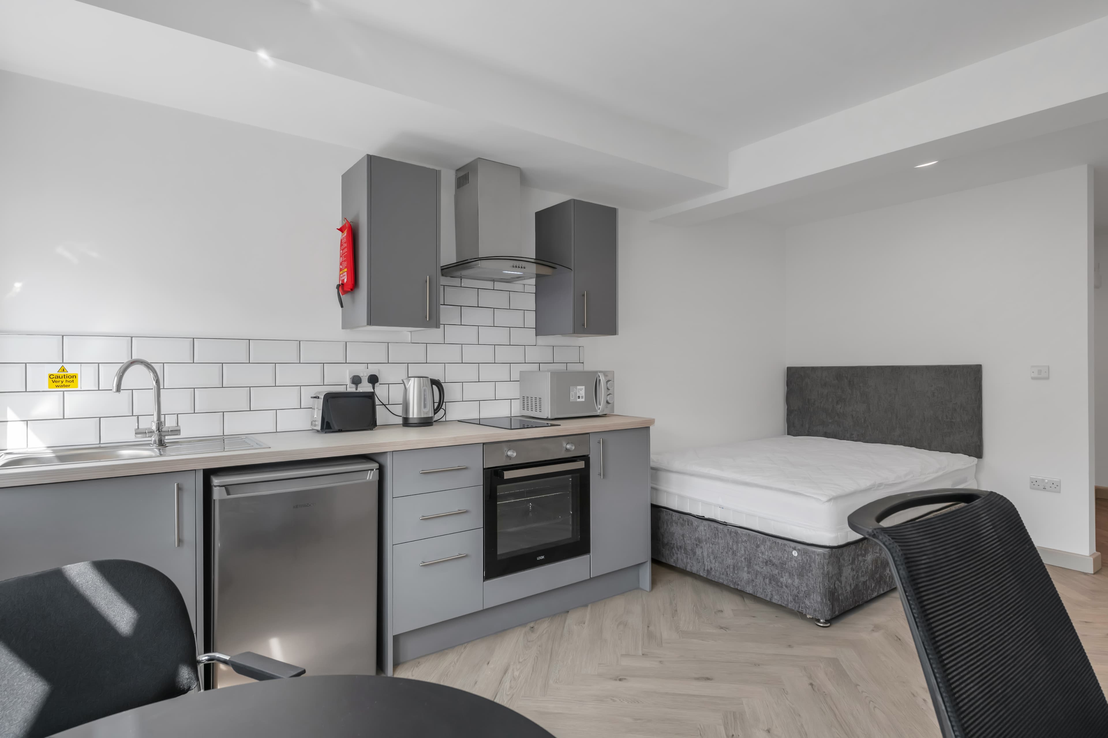 Deluxe Studio, Victoria House City Nest Student Living, Derby - view 1