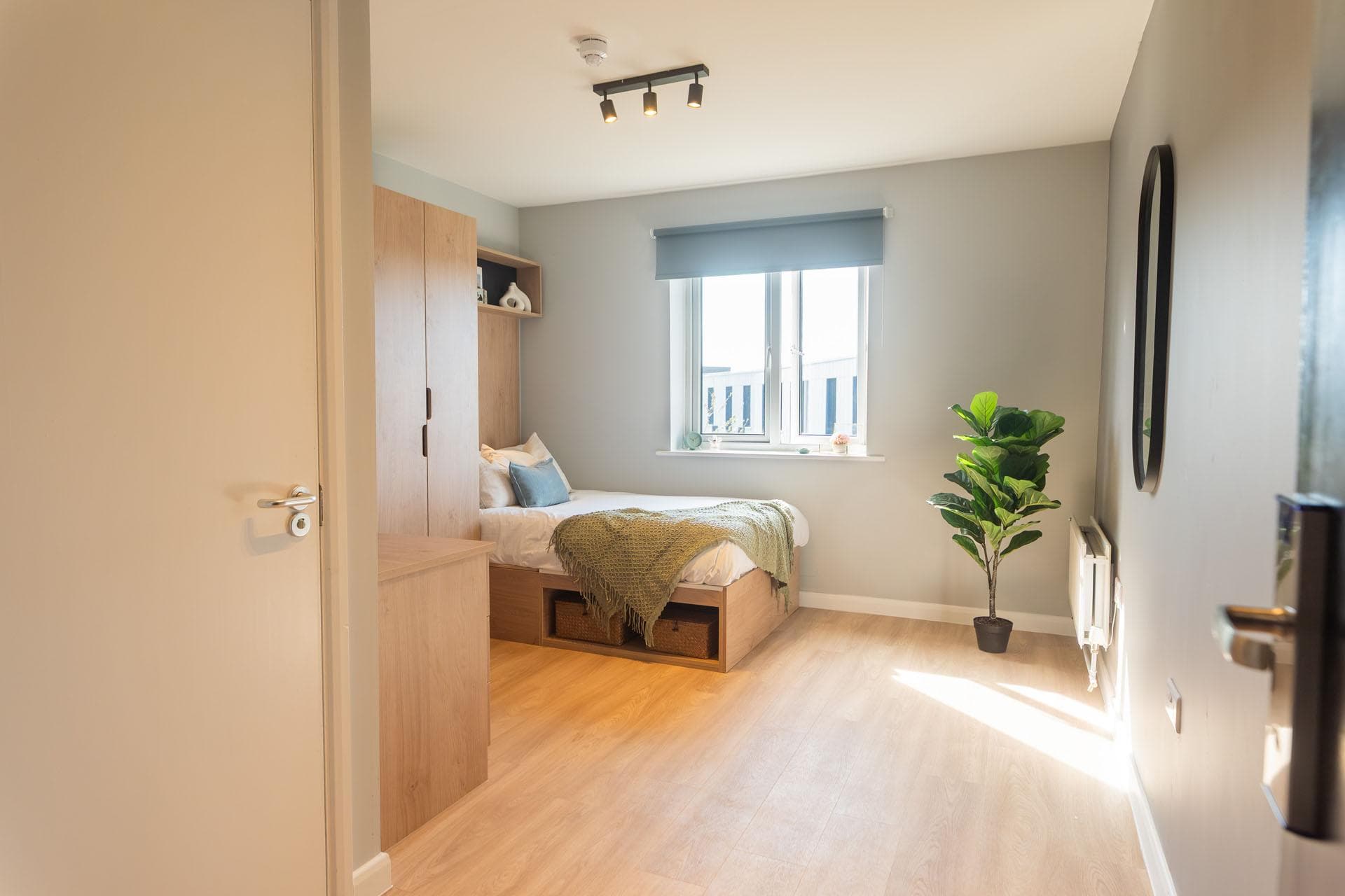Ensuite, St Peter's Court, Platinum, Nottingham - view 3